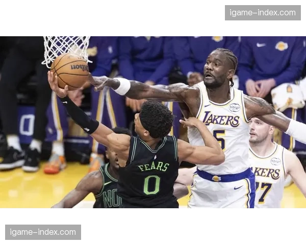 鹈鹕攻防特点：防守效率联盟第4但进攻效率仅第20，锡安内线统治力关键